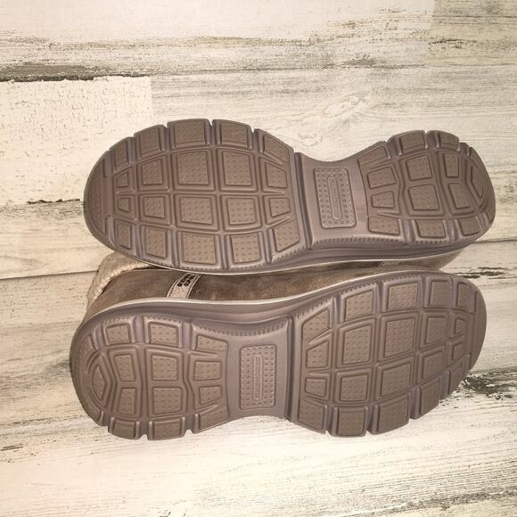 Skechers Taupe Ankle Boots with Knit Cuff
New w/o Tags! - Picture 2 of 9